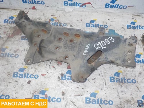 Кронштейн переднего бампера правый