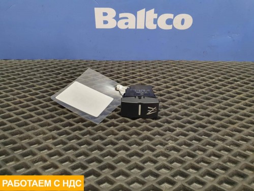 Кнопка системы контроля полосы