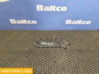 Кронштейн патрубков отопителя
